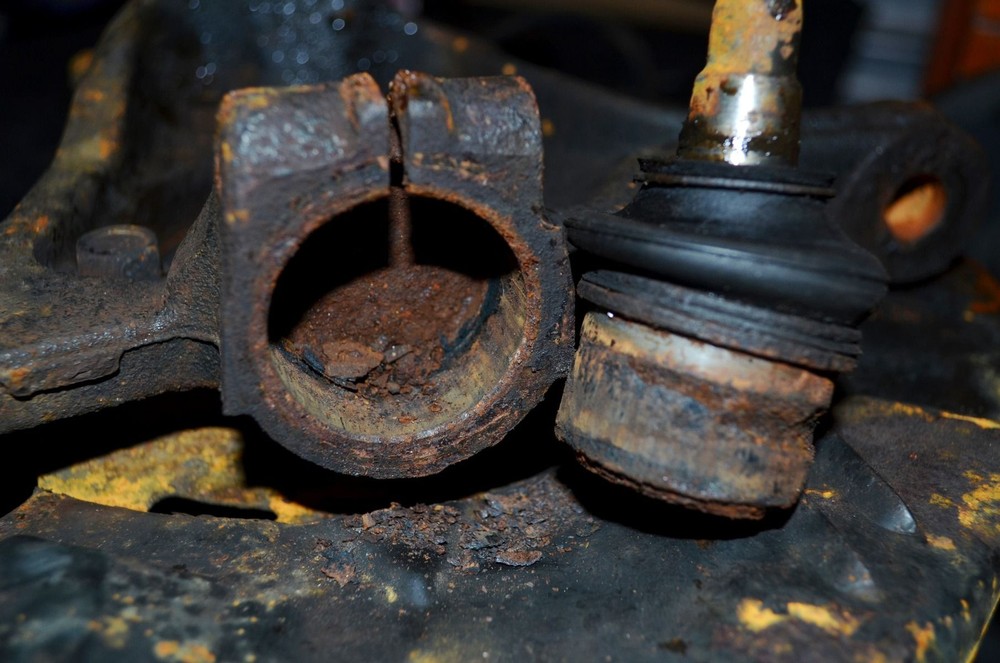 Astro Pneumatic for Subaru Ball Joint Puller for Seized Rusted & Corroded Joints