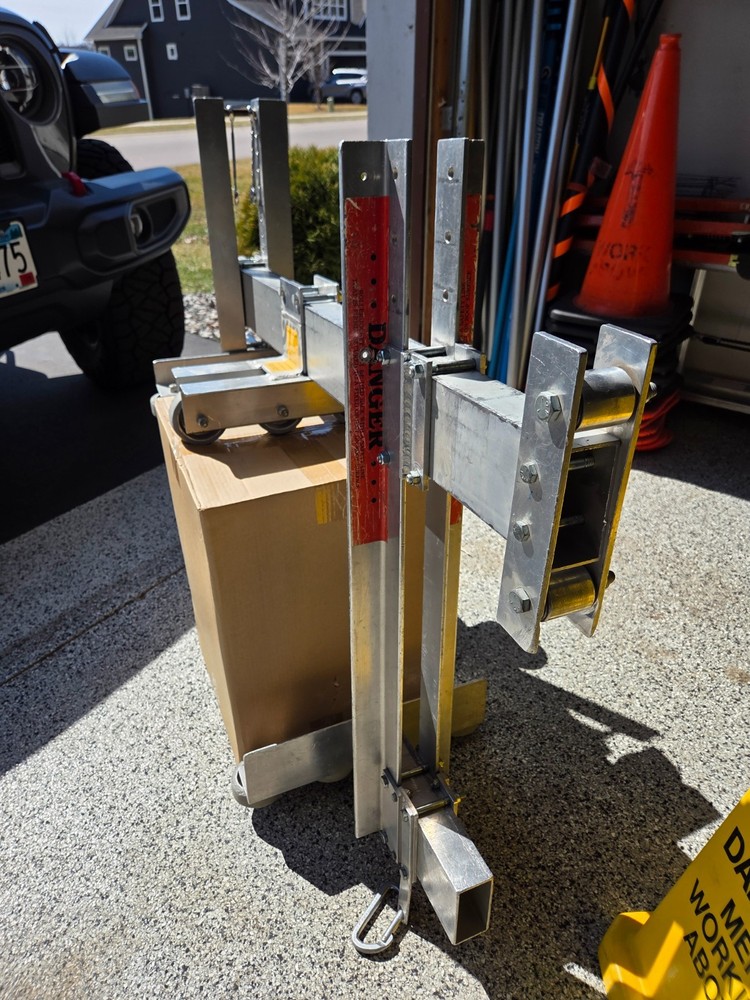 Fitch Wall Roller for Window Cleaning