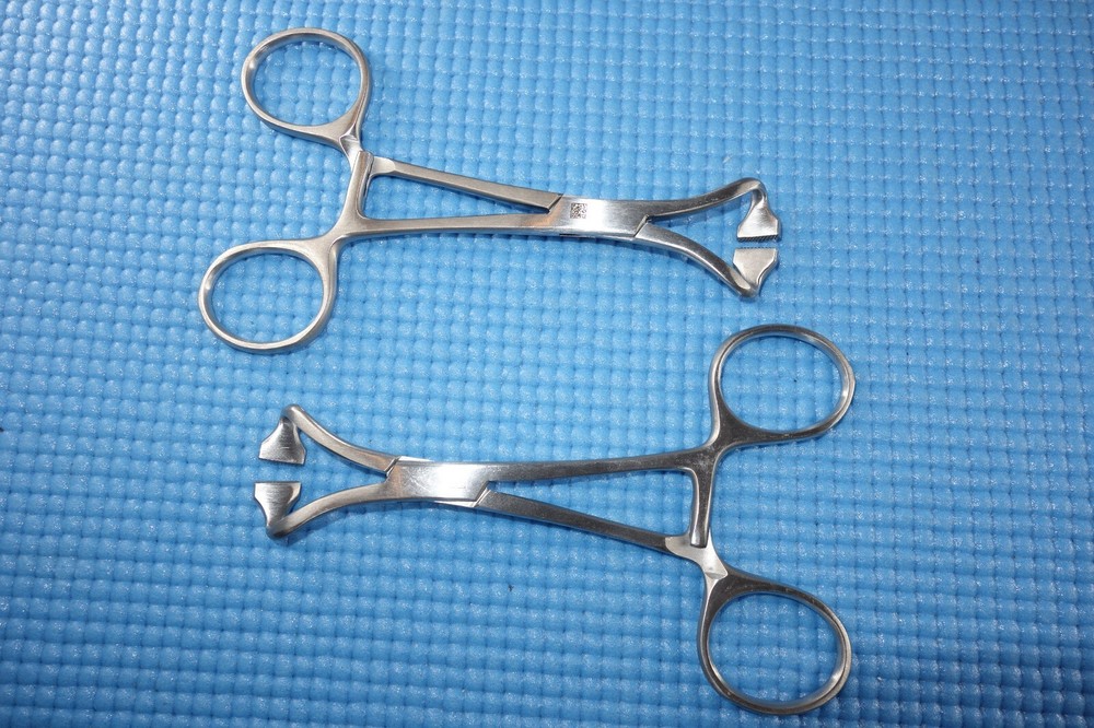 2 Each V Mueller SU2936 Non-Perforating Towel Forceps 5" SS