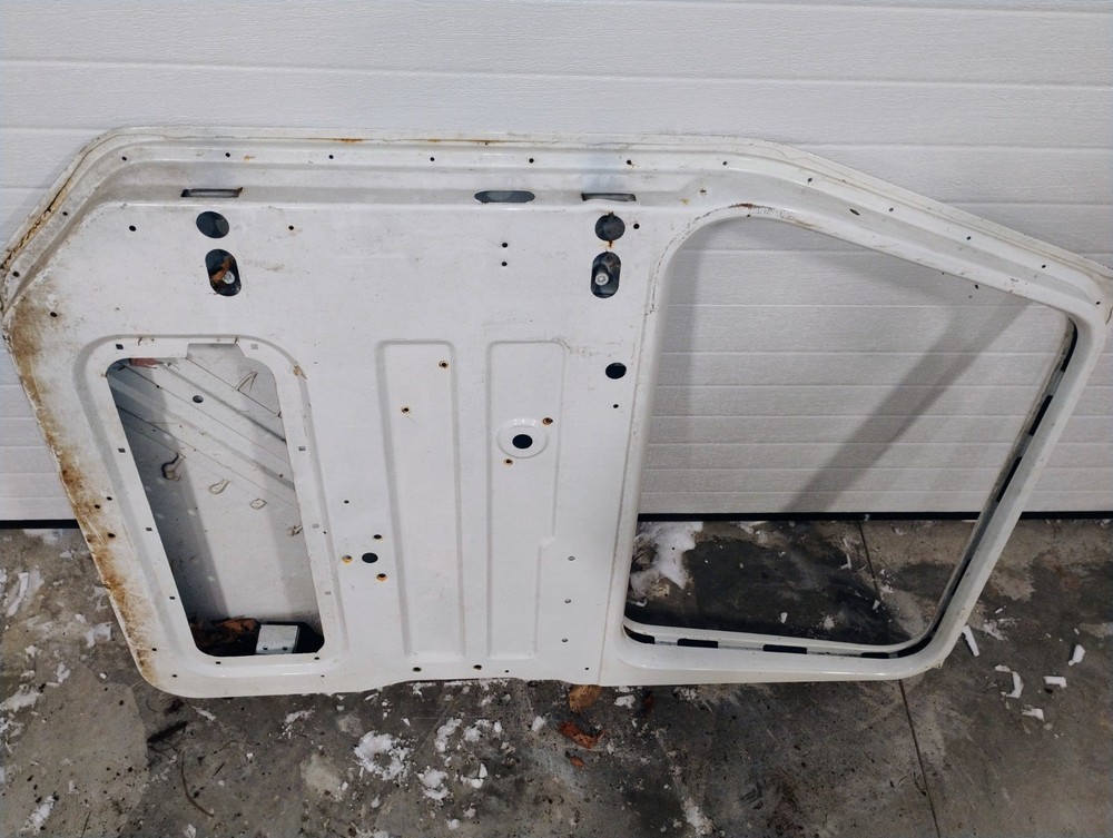 International Navistar Right Side / Passenger Door Shell