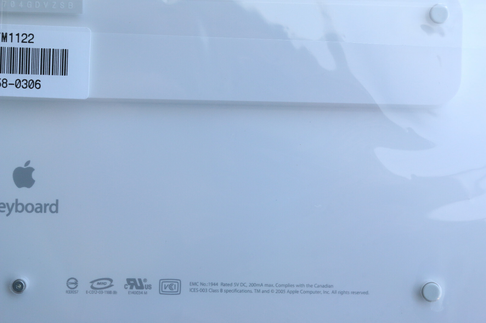 Brand New Genuine Apple A1048 English wired full size USB keyboard 658-0306 (2SB