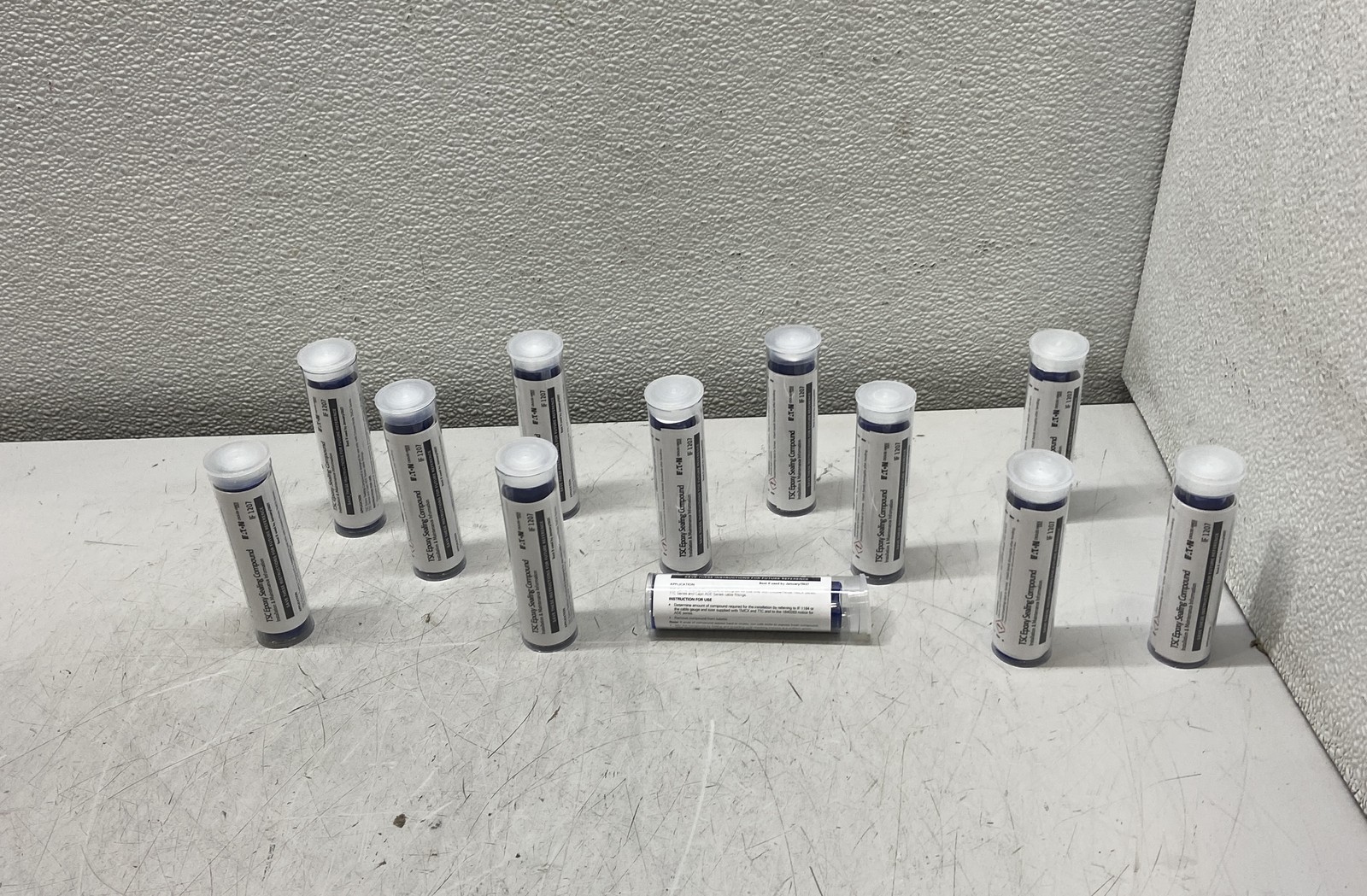 Crouse Hinds TSC1 Fittings (12) 2 Oz Tube Epoxy Seal Compound A6121461