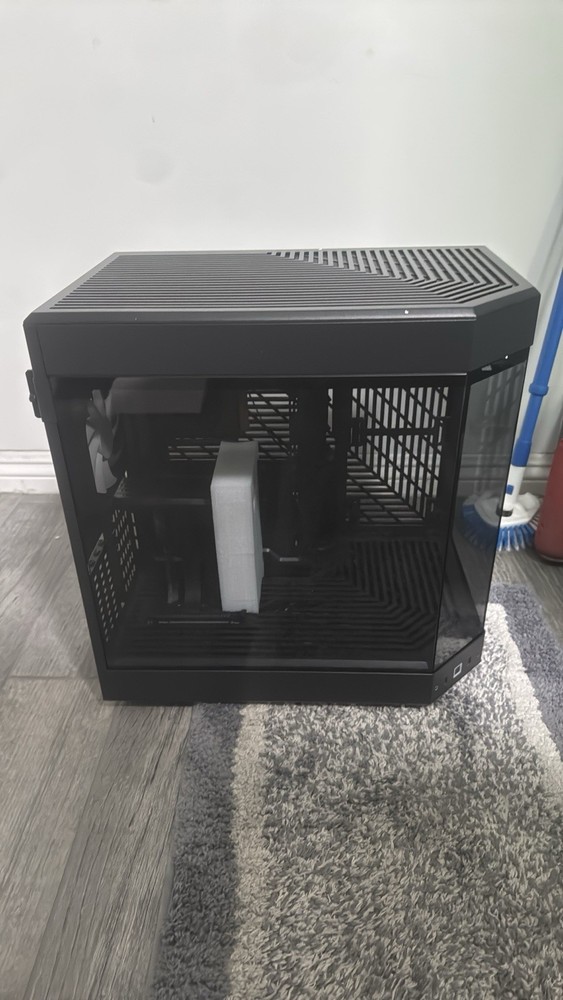 (read description) HYTE Y60 ATX Mid Tower case black