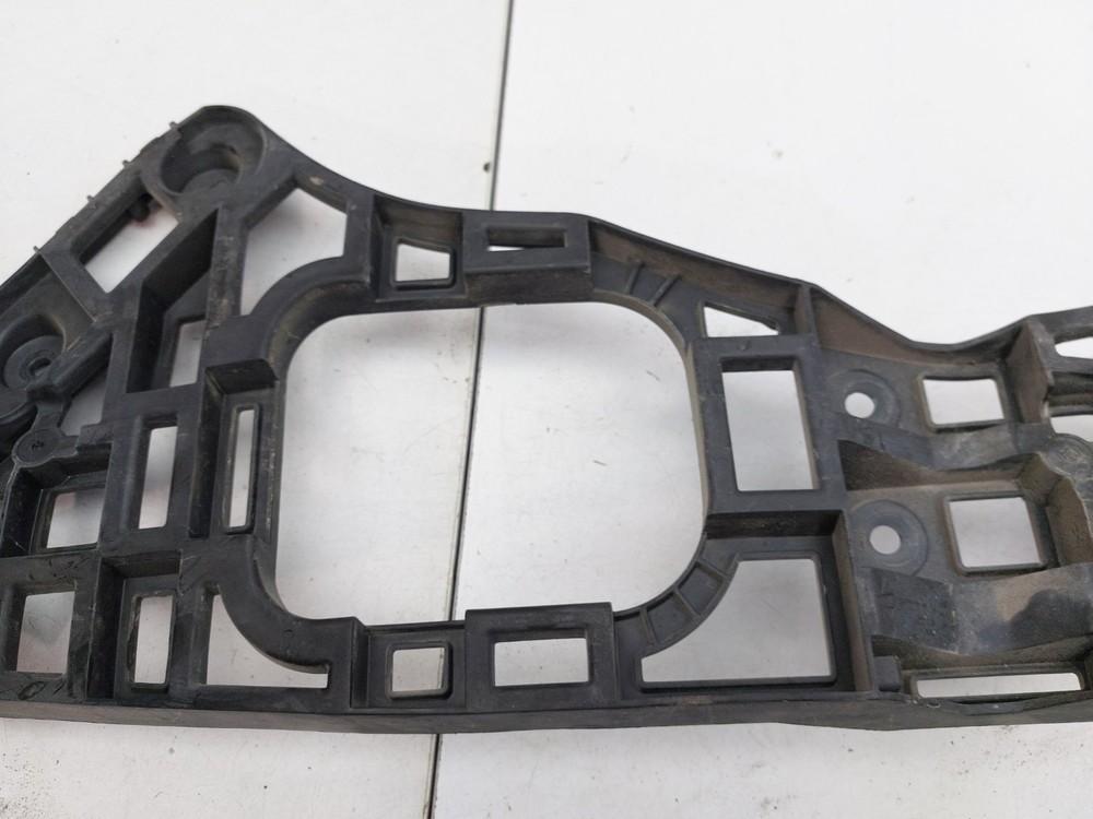 MG HS REAR BUMPER MOUNT BRACKET RIGHT DRIVER SIDE 2020 30136856