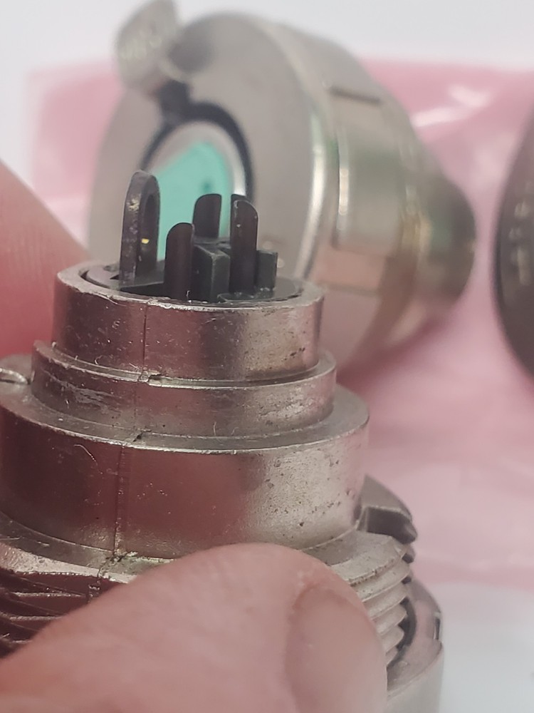 SWITCHCRAFT 3 PIN PANEL ELECTRICAL OUTLET Connectors