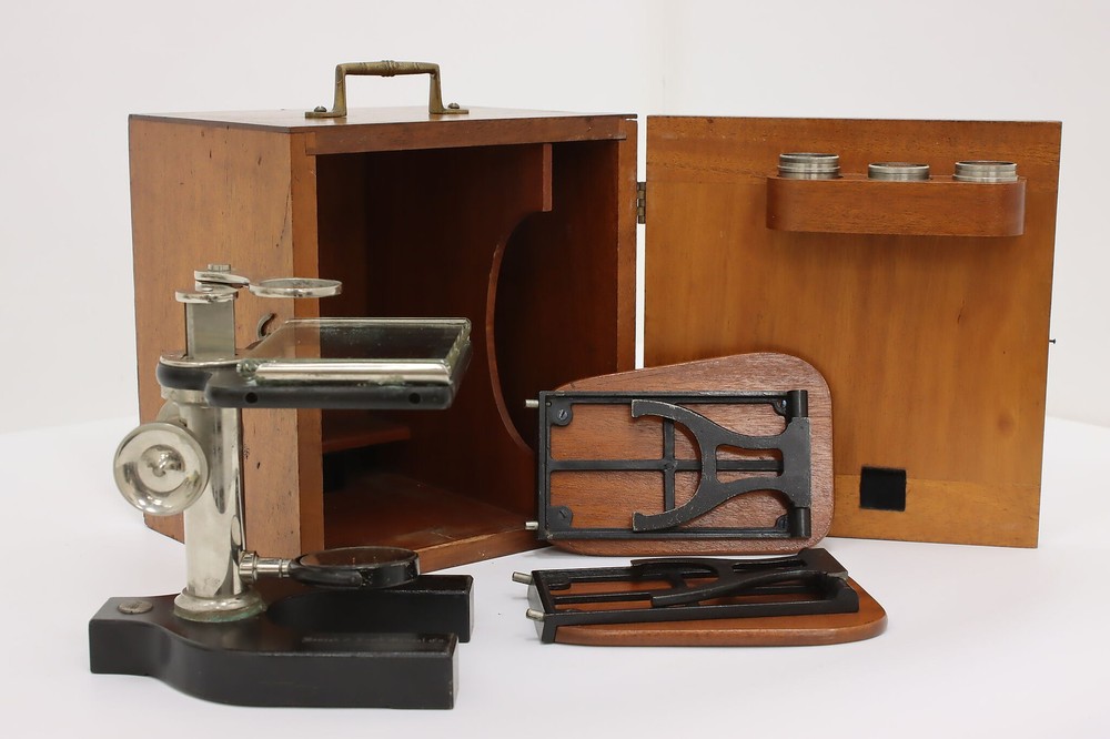 Bausch Antique Iron Laboratory Dissection Microscope & Case #56877