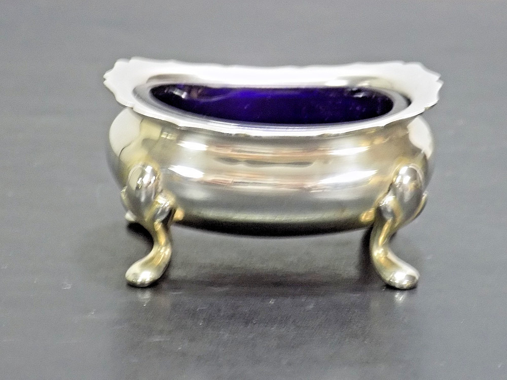 William Suckling Regis Plate N220 E.P.N.S. Silver Plated 4-Toe Cobalt Open Salt