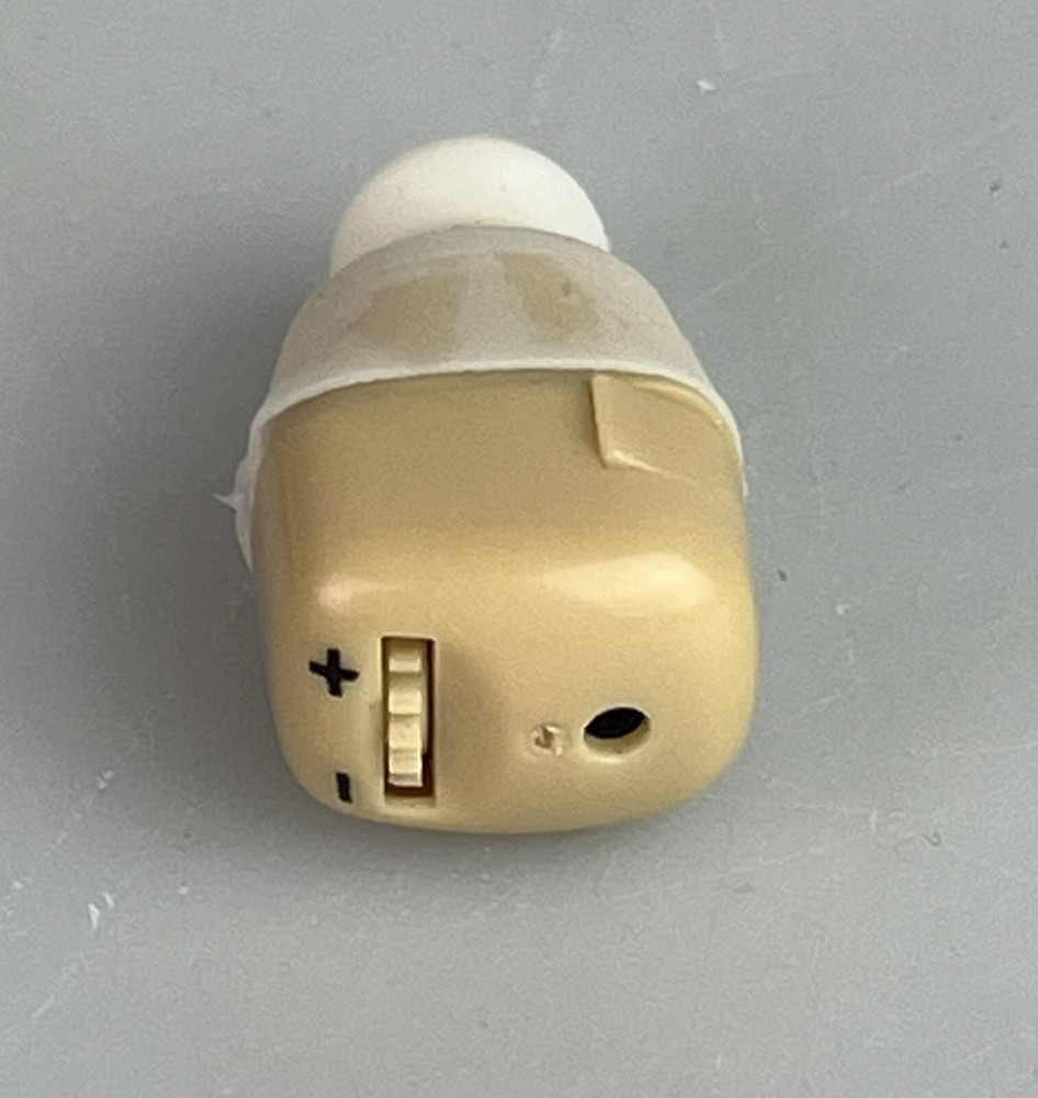 SoundEZ Sound Amplification System /HEARING AID