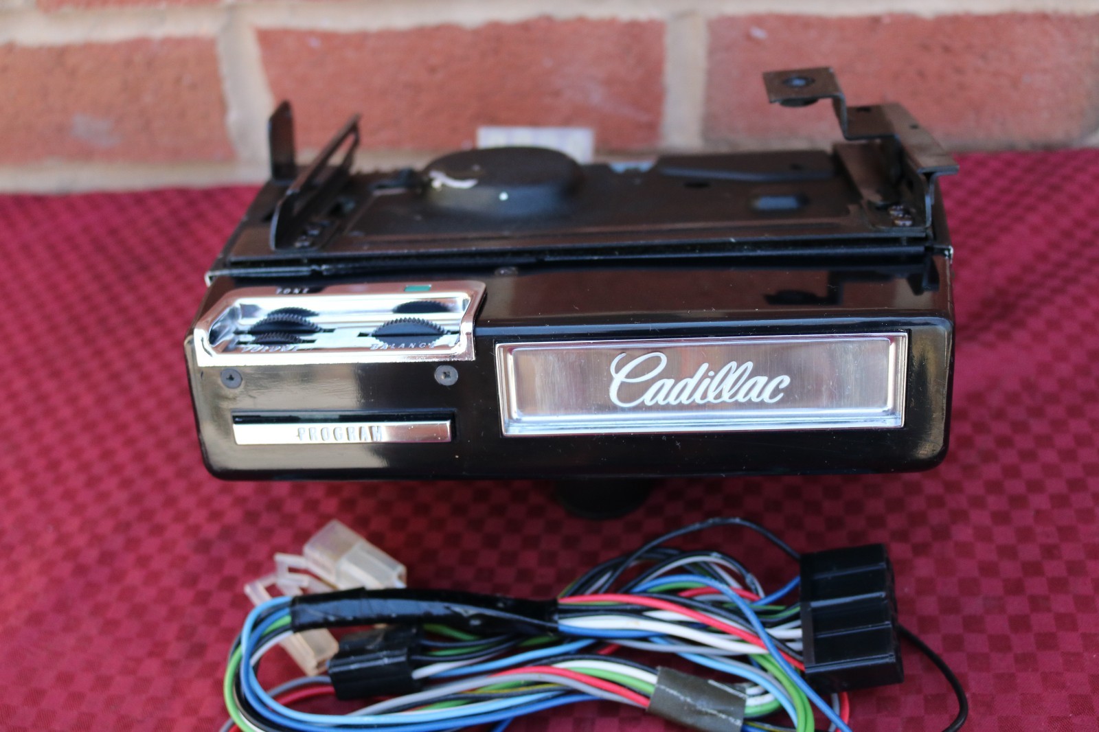 69 1969 CADILLAC STEREO UNDER DASH 8 TRACK PLAYER DELCO 95CT411