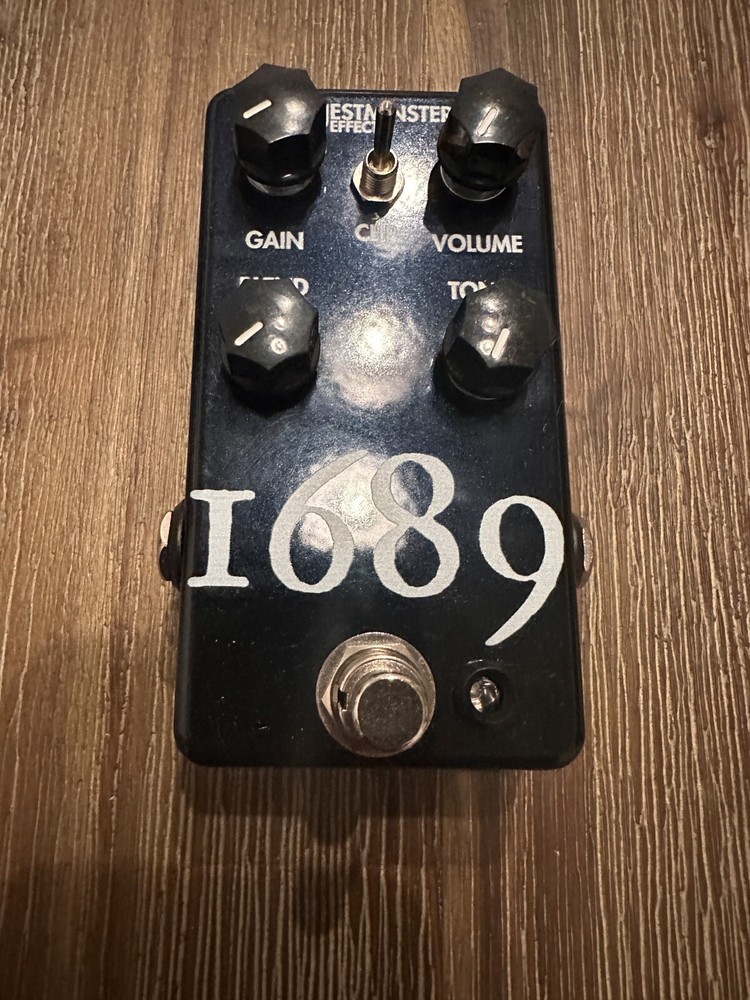 Westminster Effects 1689 Overdrive V2 + 2 - 6" Patch Cables