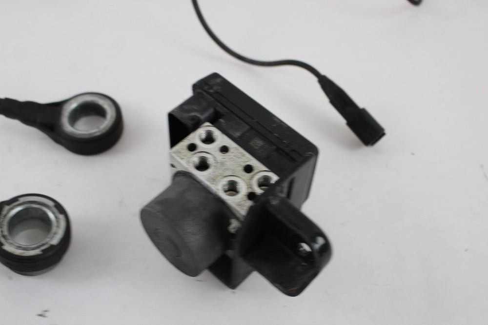 12-16 Harley FLD Switchback Dyna Abs Control Module Pump Sensor Set