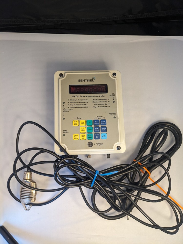 Sentinel EVC-2 Environmental Controller Temp Humidity CO2 working Free Shipping