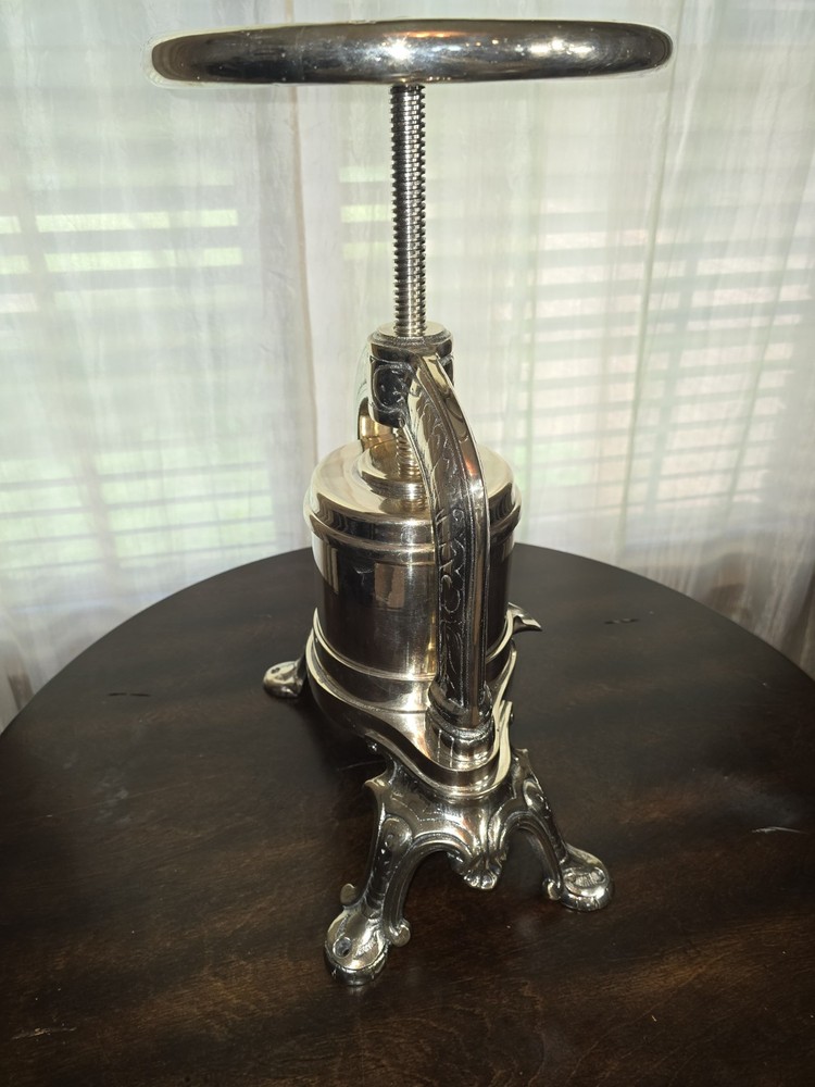 Silver Plated Duck Press Or Canalier