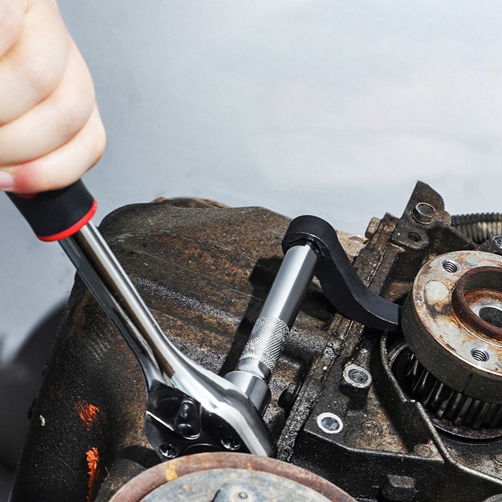 Innovative Adjustable Tool Attachment Compatible with Standard Ratchets