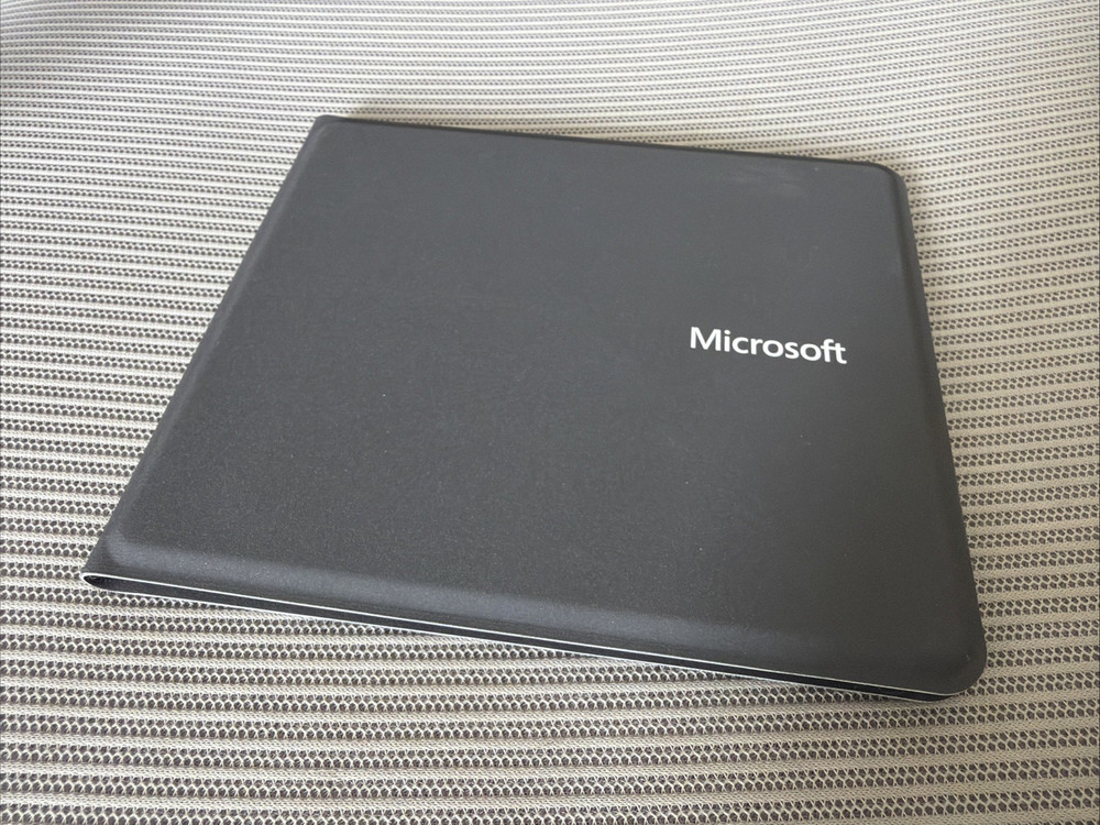 Microsoft Wireless Universal Foldable Keyboard Model# 1695 PC/Apple/Android