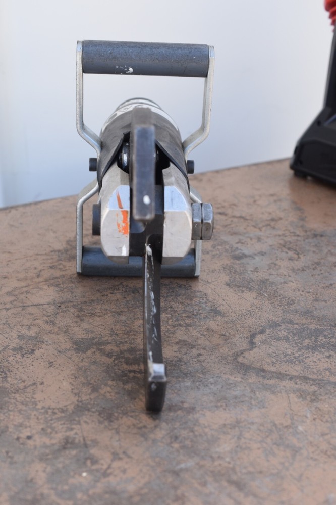 GREENLEE SDK105 4" REMOTE CABLE CUTTER