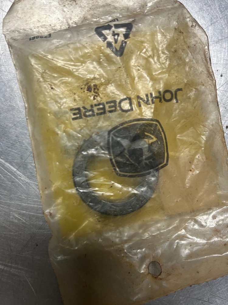 JD8554 OEM John Deere Locking COLLAR with Set Screw