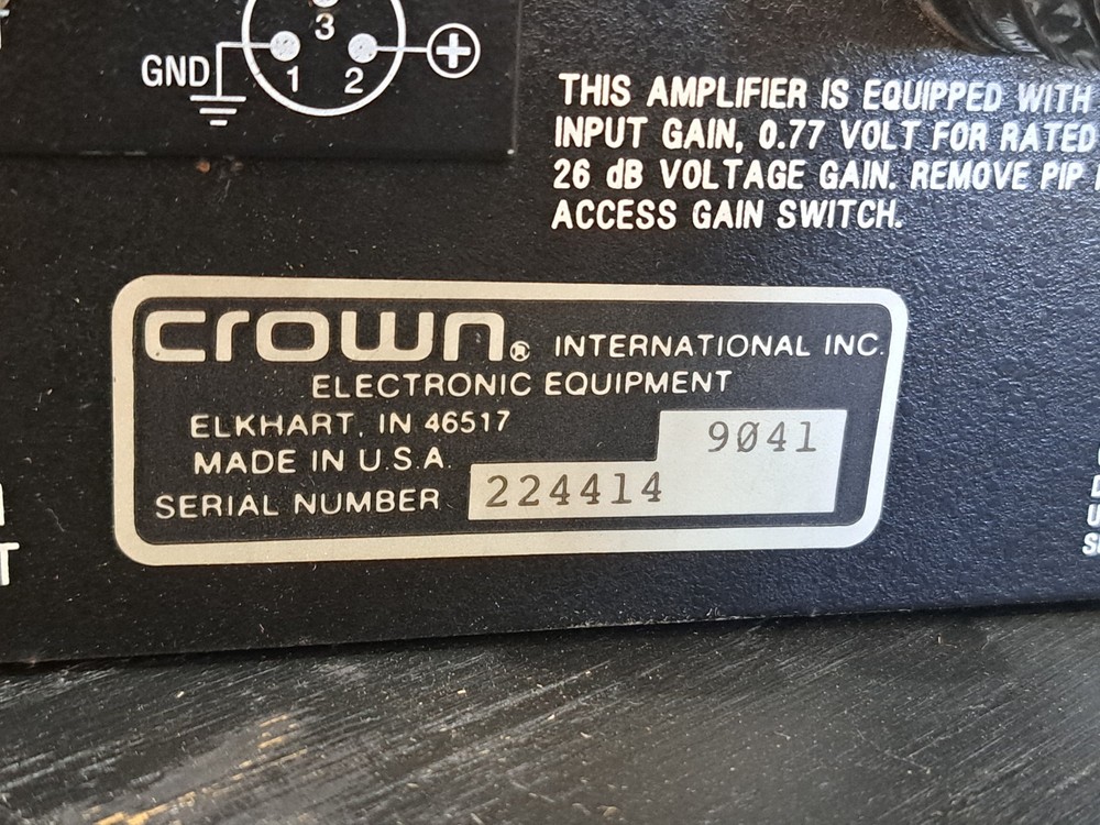 Crown Macro-Tech 2400 2-Channel Power Amplifier