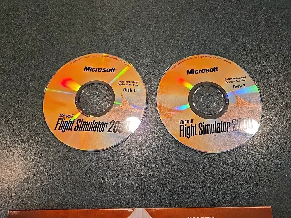 Microsoft Flight Simulator 2000 PC Computer Video Game 2 CD-ROM Disc ID#