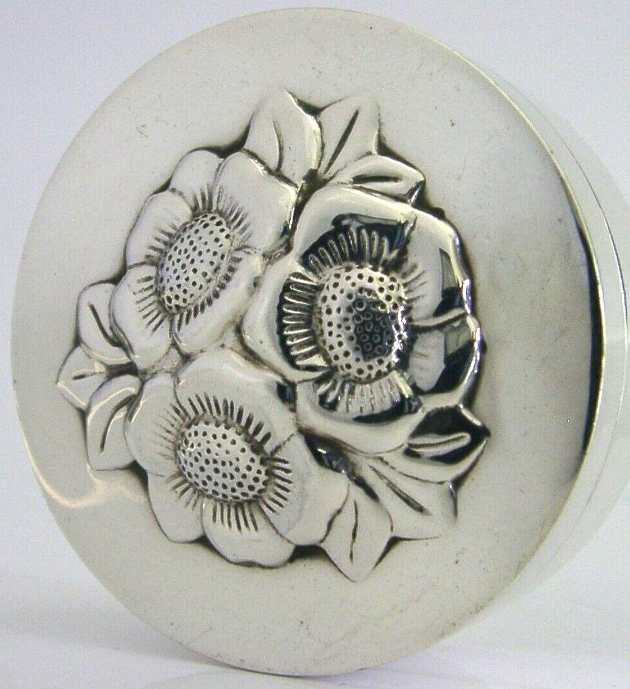 BEAUTIFUL 2 inch ENGLISH SOLID STERLING SILVER BOX 2004 MINT