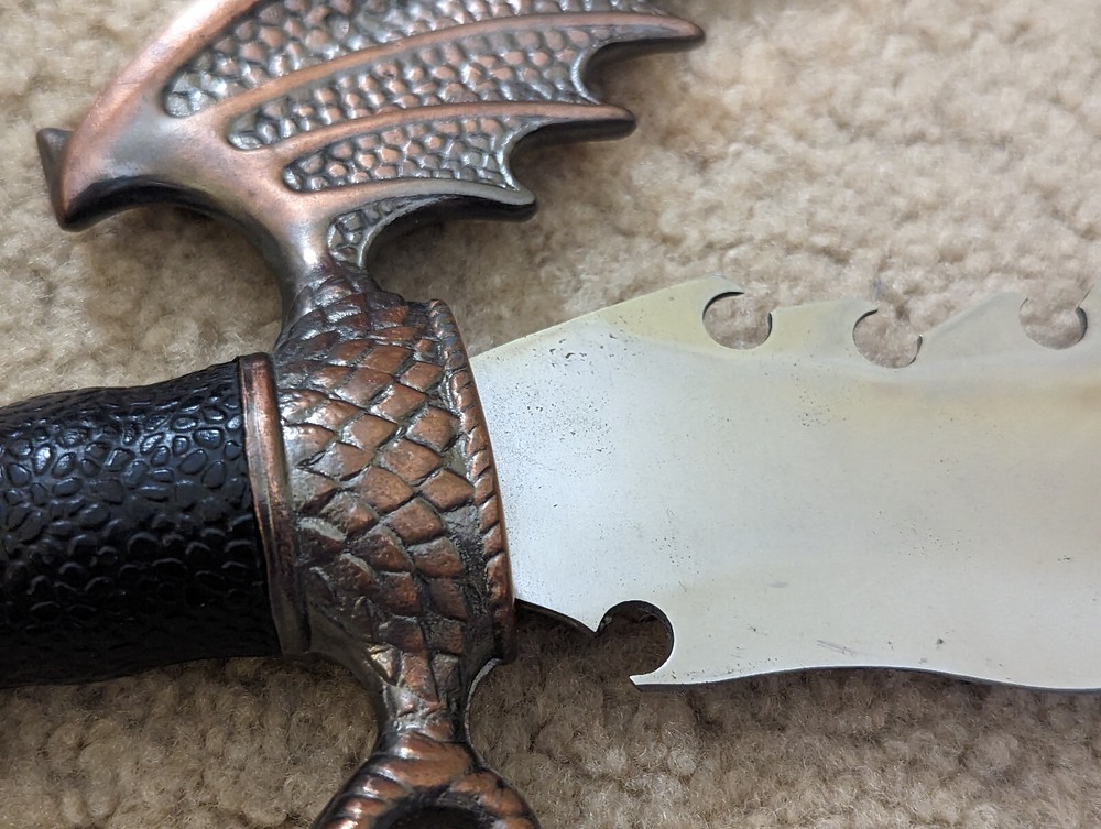 21" Flying Dragon Serrated Rippled Fantasy Dagger