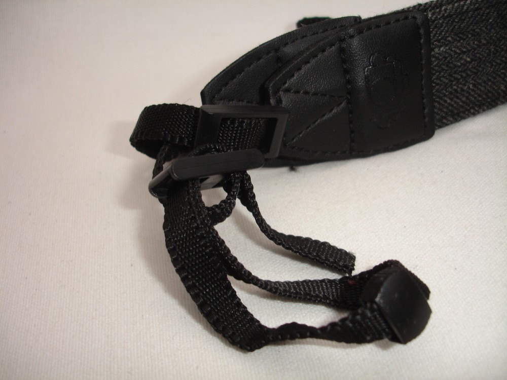 TARION CAMERA NECK STRAP , GUC