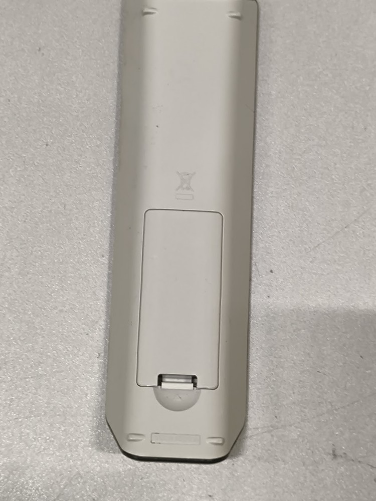 Samsung Remote Control 00084Q Used - Working Condition