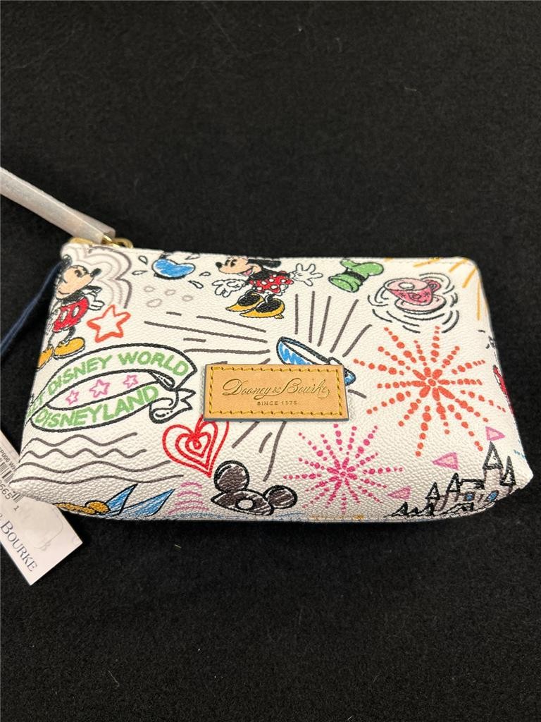 NEW NWT DISNEY PARKS Dooney & Bourke Sketch Cosmetic Case, Mickey Minnie Castle