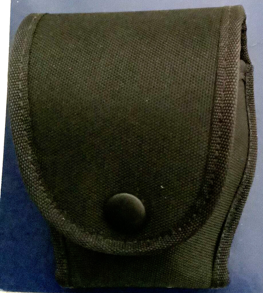 UNCLE MIKE'S MOLDED NYLON SINGLE HANDCUFF CASE BLACK SNAP