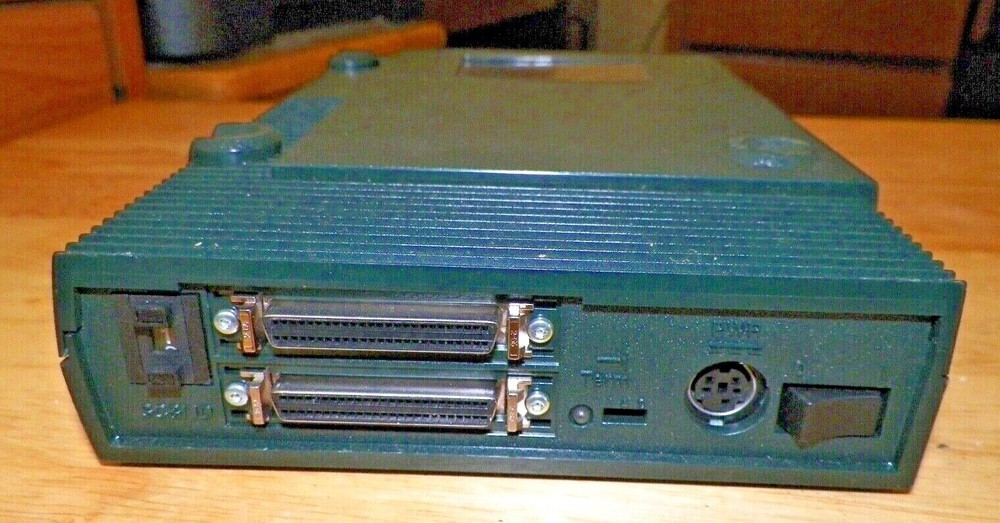 IOMEGA JAZ External Drive - V1000S - Untested