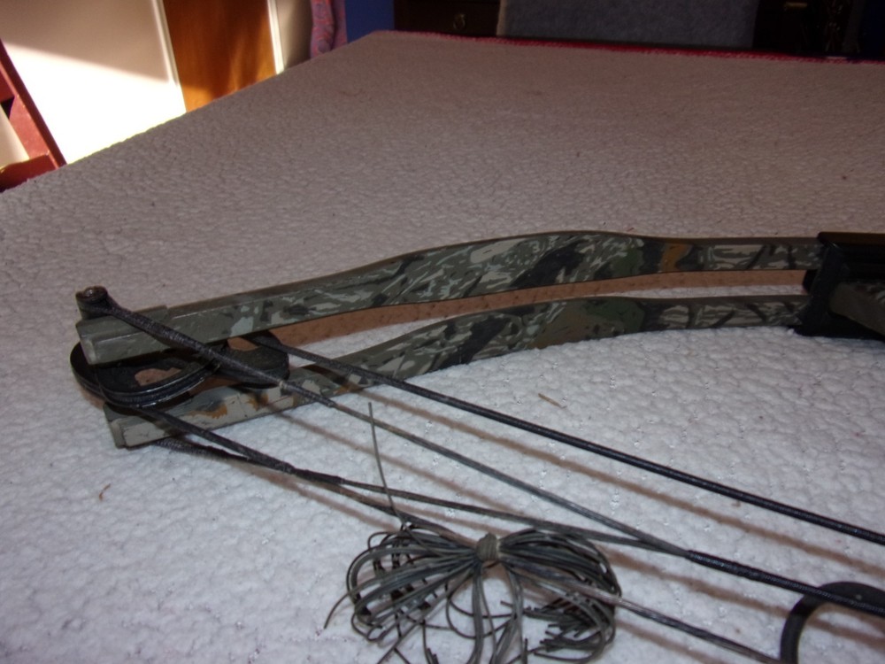 PSE Archery F-4 Maxis Compound Bow