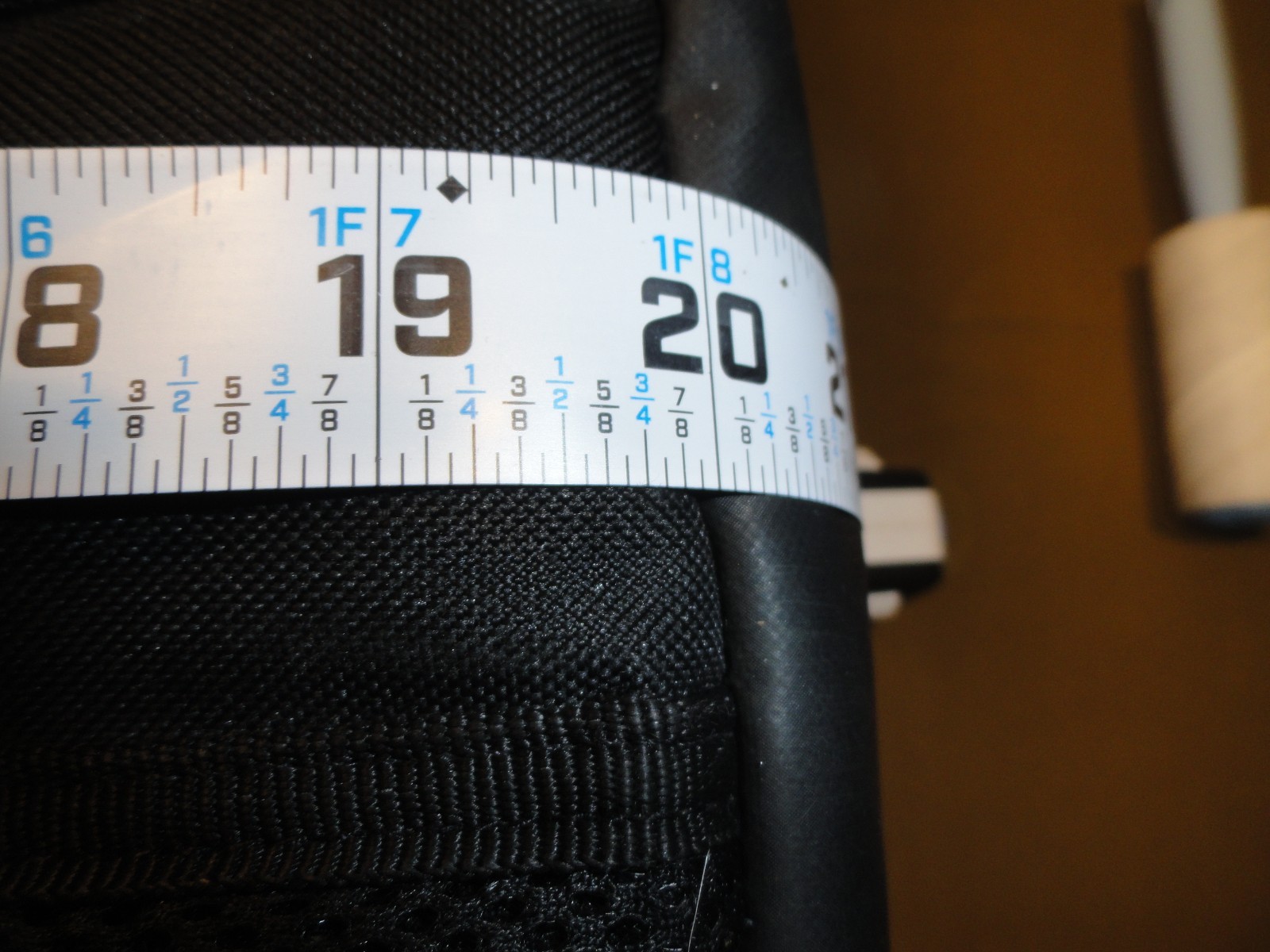 EASTON WALKOFF ELITE BASEBALL SOFTBALL HEAVY DUTY HELMET BLACK BAG BACKPACK