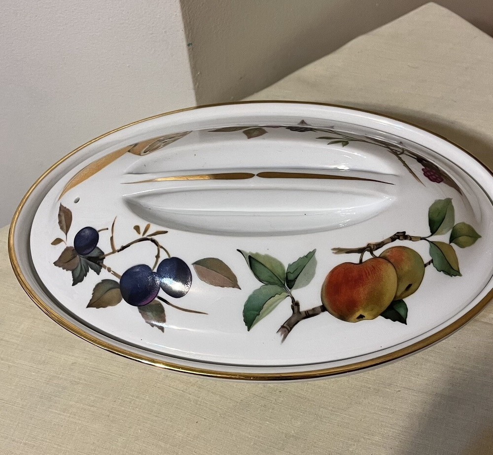 Royal Worchester Evesham Tureen