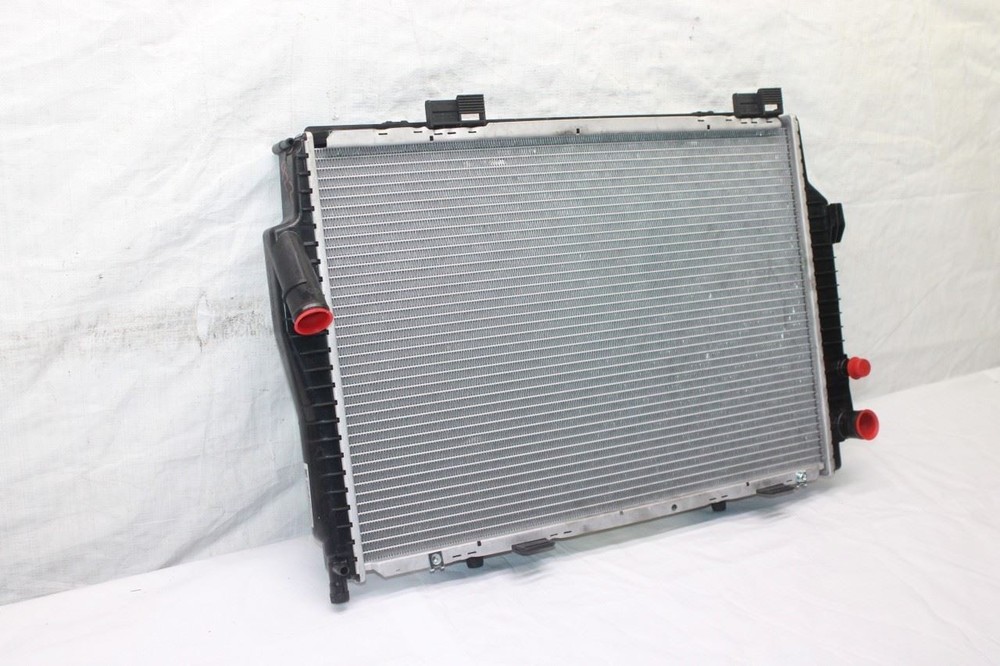 2006 CHRYSLER CROSSFIRE ZH CONVE #422 AUTOMATIC RADIATOR ENGINE COOLING