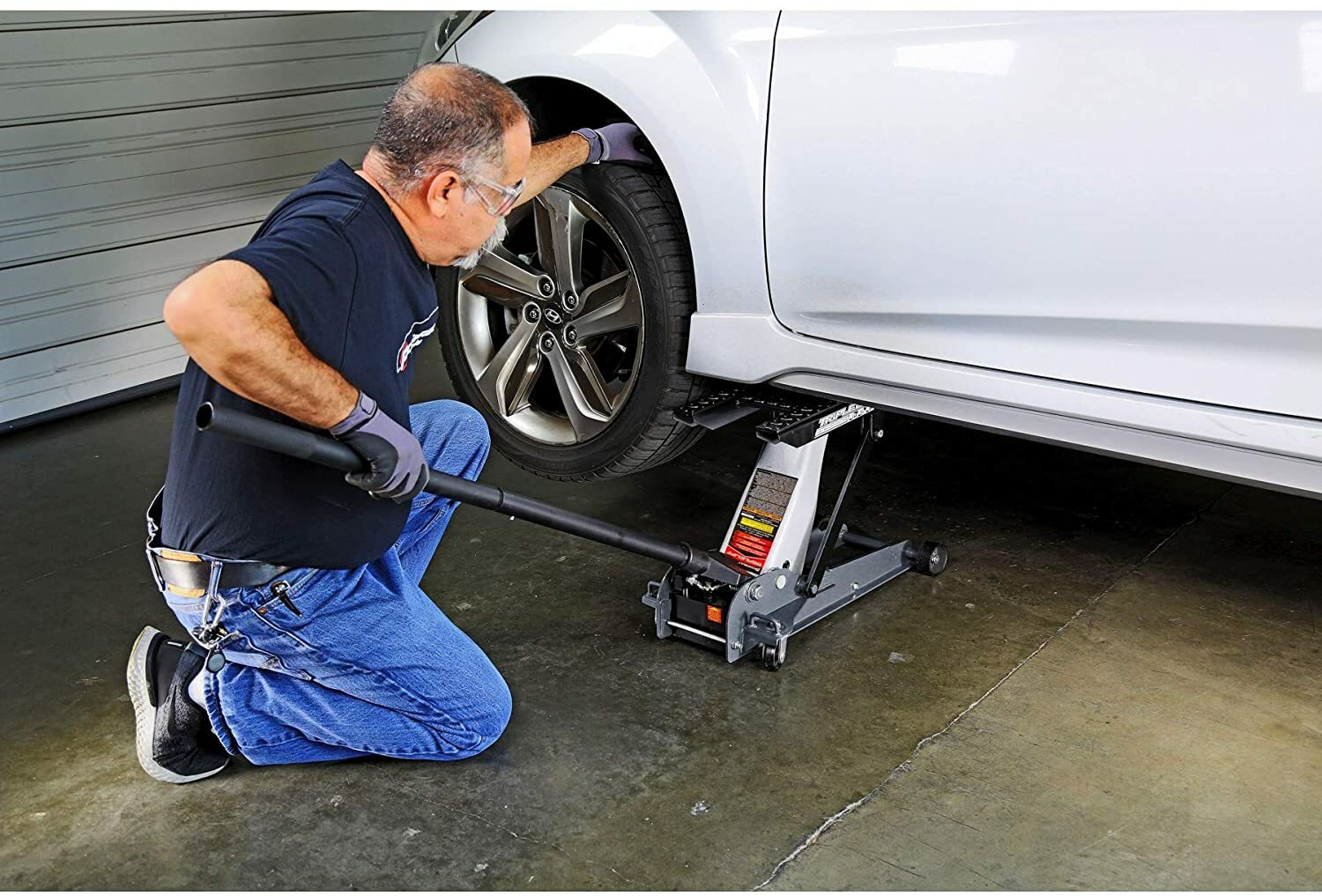 Powerbuilt 1.5 Ton Triple Lift Floor Jack - 620622E