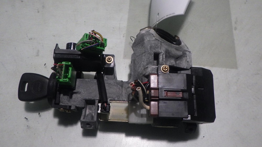 01 HONDA CIVIC Ignition W/Key