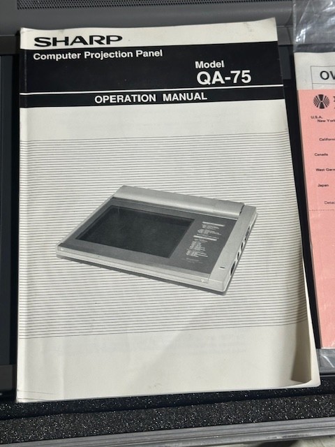 Sharp Computer Projection Panel QA-75 (Case, Remote, Cables, Manual)