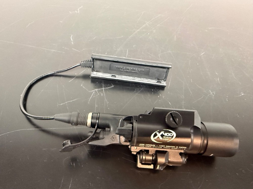 SureFire X400 LED Light with Red Laser / Pressure Switch