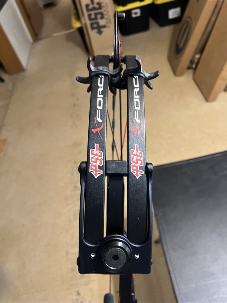 New Black PSE DS DNA CC 60# Left Hand Bow