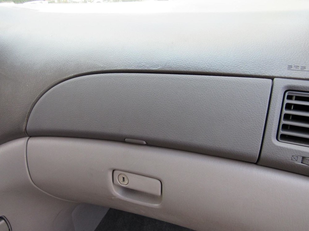 SIENNA    2006 Glove Box 1065048