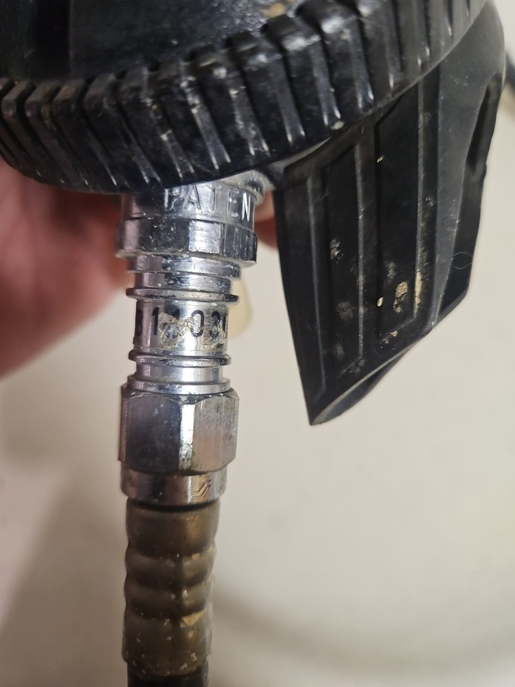 Sherwood compact Regulator, LOOK OVER PICTURES.