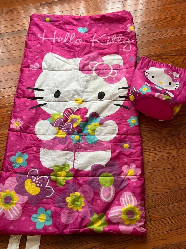 2015 Hello Kitty Sleeping Blanket Bag Backpack Carrying Case Good Zipper Clean