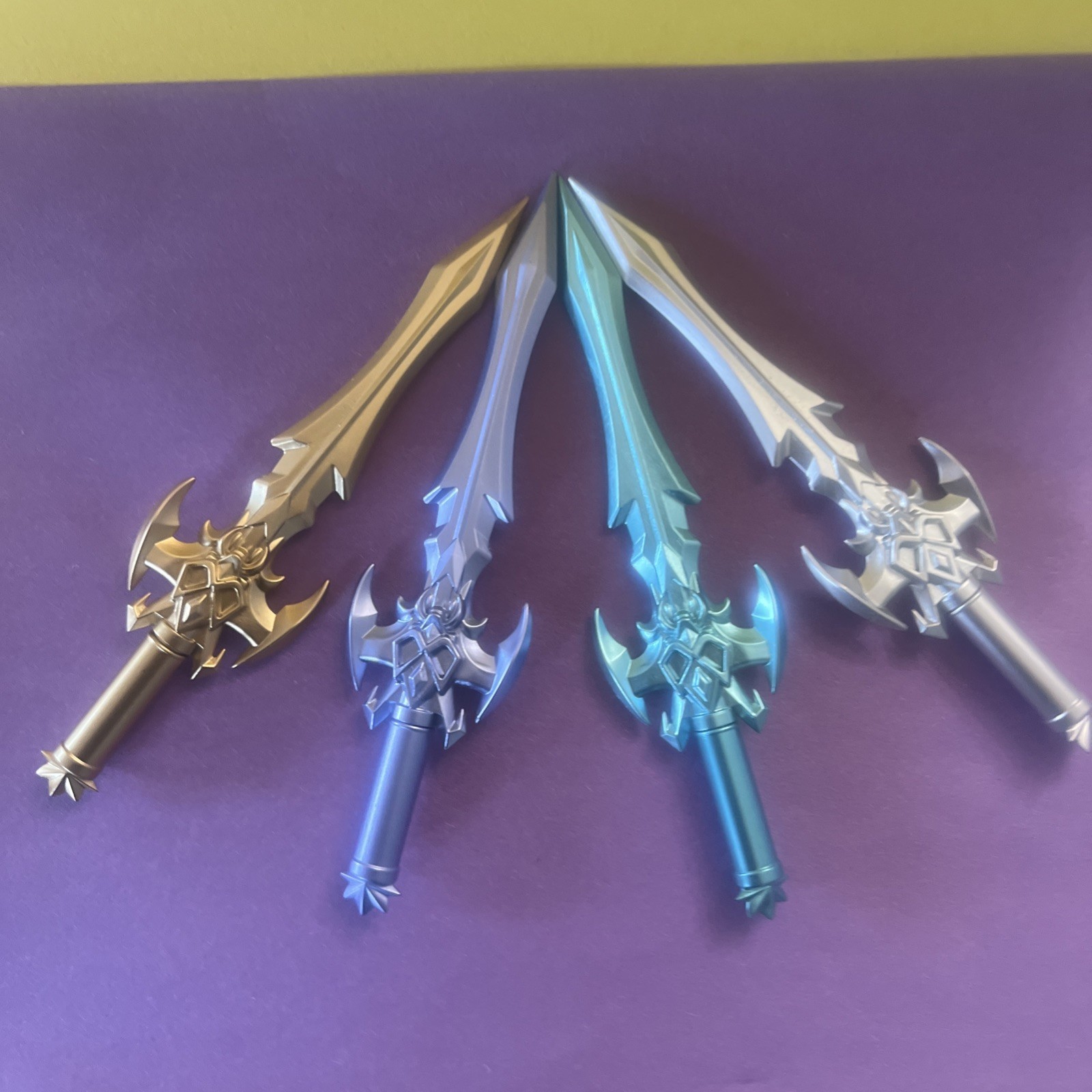 4 Black Felt Tip Skull Sword Pens