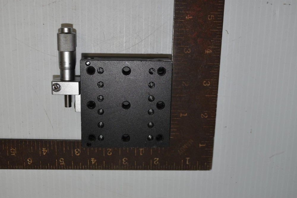 *JM* OPTOSIGMA OPTICAL STAGE 2 1/2" X 2 1/2" (MPR117)
