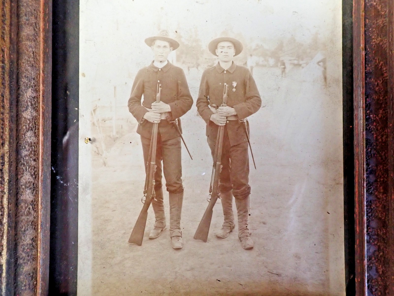 SPANISH AMERICAN WAR SOLDIER GROUPING WITH PHOTO AND NAME ORIGNAL AUTHENTIC