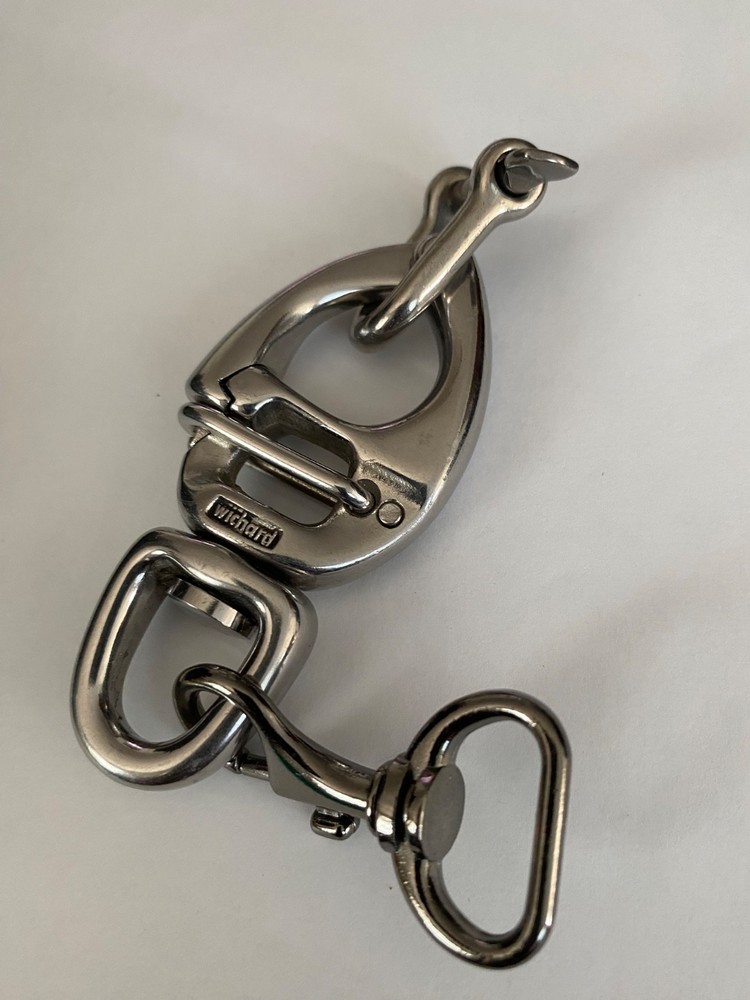 Wichard lock and swivel