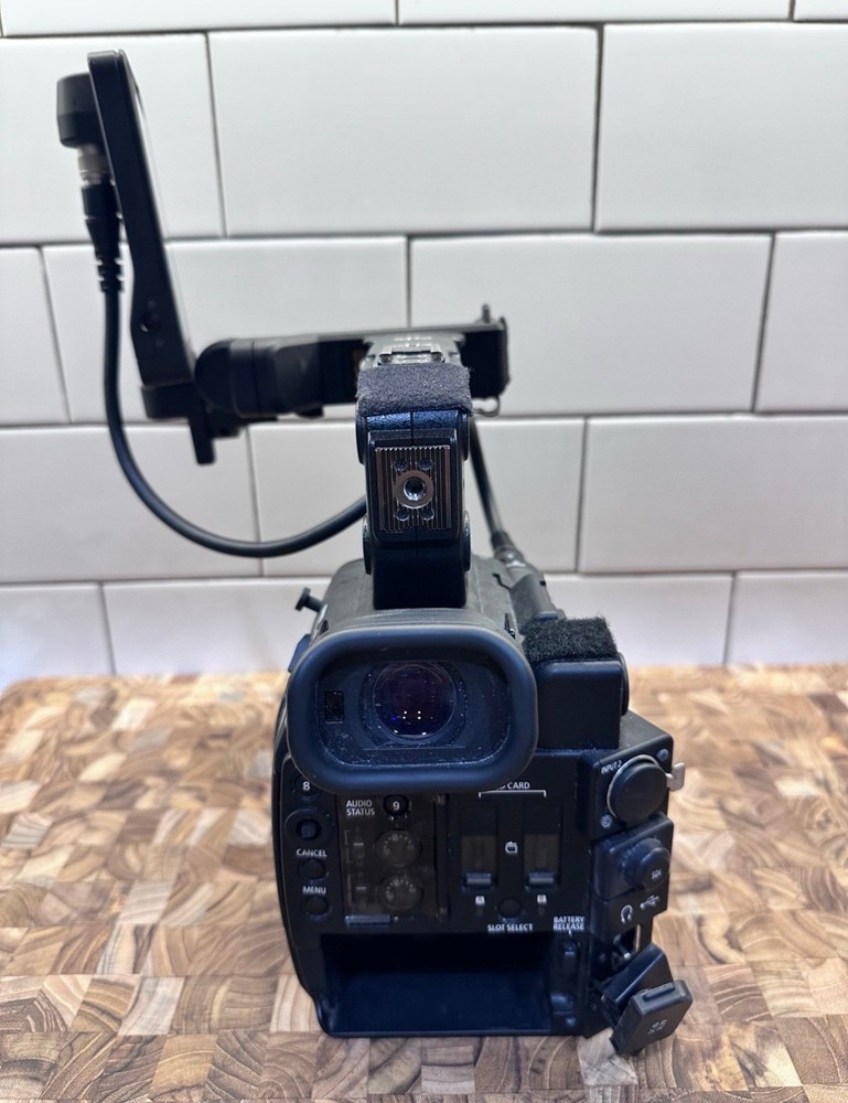 Canon EOS C200 Cinema Camera (EF-Mount) with Lens