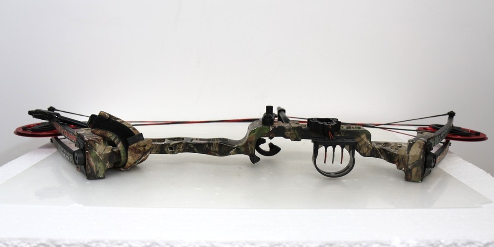 Barnett Vortex Hunter Beginner Compound Bow - Camo / Red - RH (28" Ax-Ax) 2011