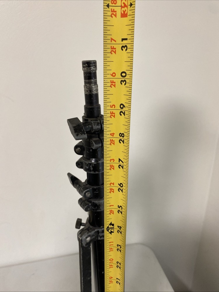 Speedotron Lightweight Air Cushioned Light Stand 3 Risers