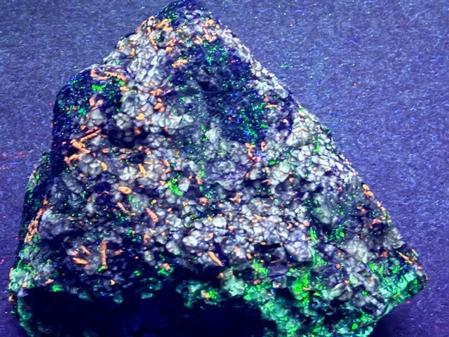 MULTICOLOR COOL FRANKLIN ASSEMBLAGE: FLUOROAPATITE & CHLOROPHANE, FRANKLIN, N.J.